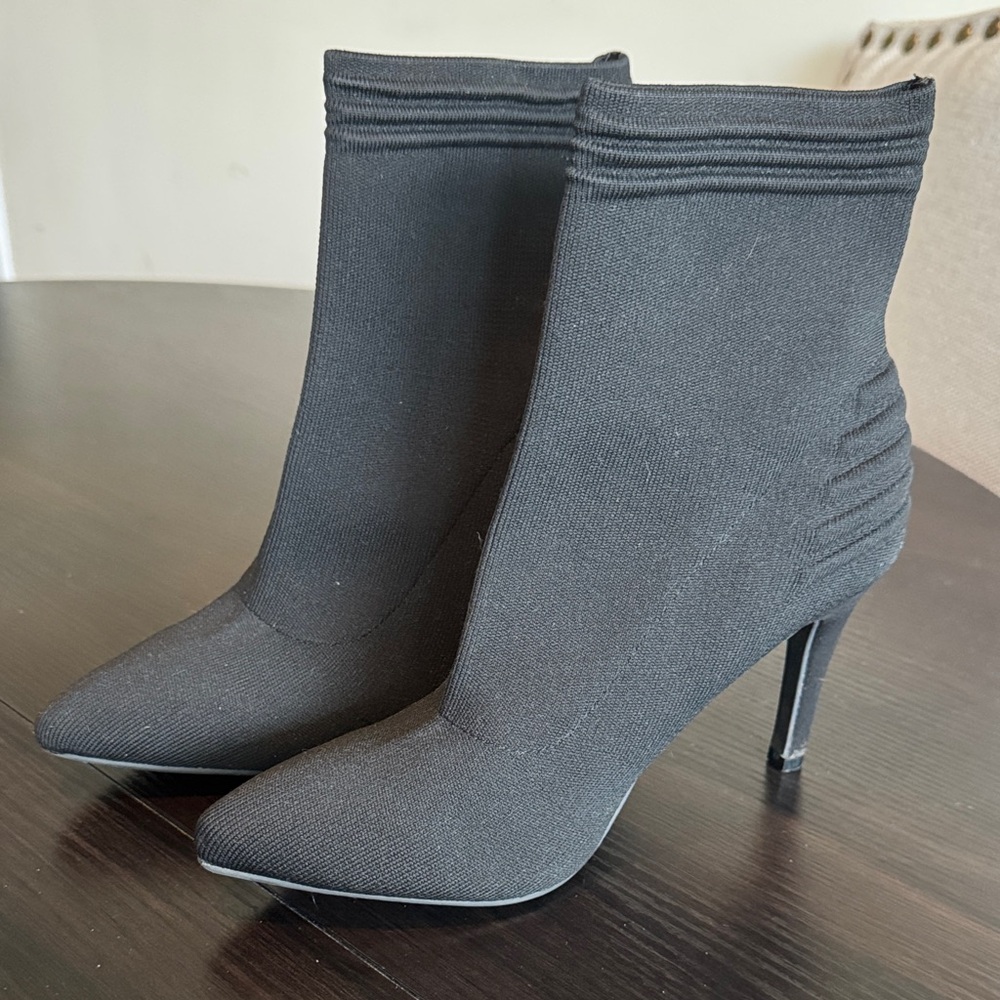 MIA Black Heeled Boots ♥️♥️♥️
